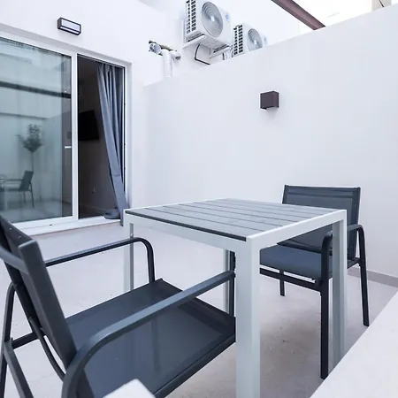 Yard Patraix By Concept Flats