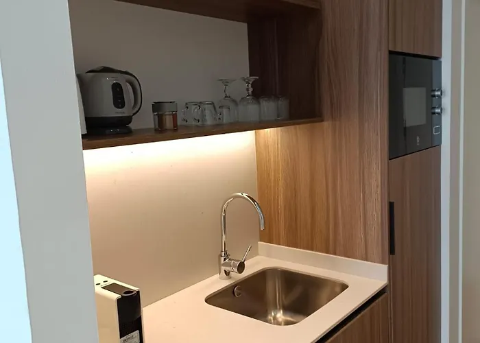 Yard Patraix By Concept Flats بيت ضيافة 4*
